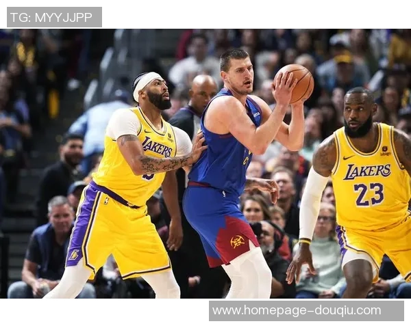 30日掘金对阵鹈鹕精彩对决争夺季后赛席位的关键战役 30日掘金对阵鹈鹕精彩对决争夺季后赛席位的关键战役