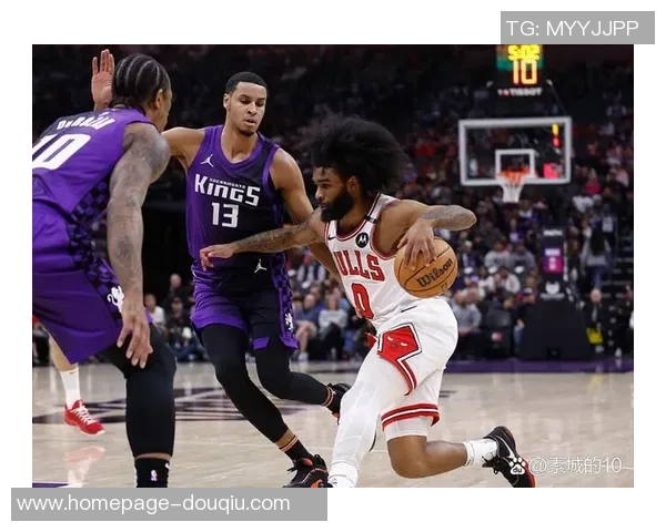 勇士队与小熊的激烈对决NBA赛场上的精彩瞬间与战术分析 勇士队与小熊的激烈对决NBA赛场上的精彩瞬间与战术分析